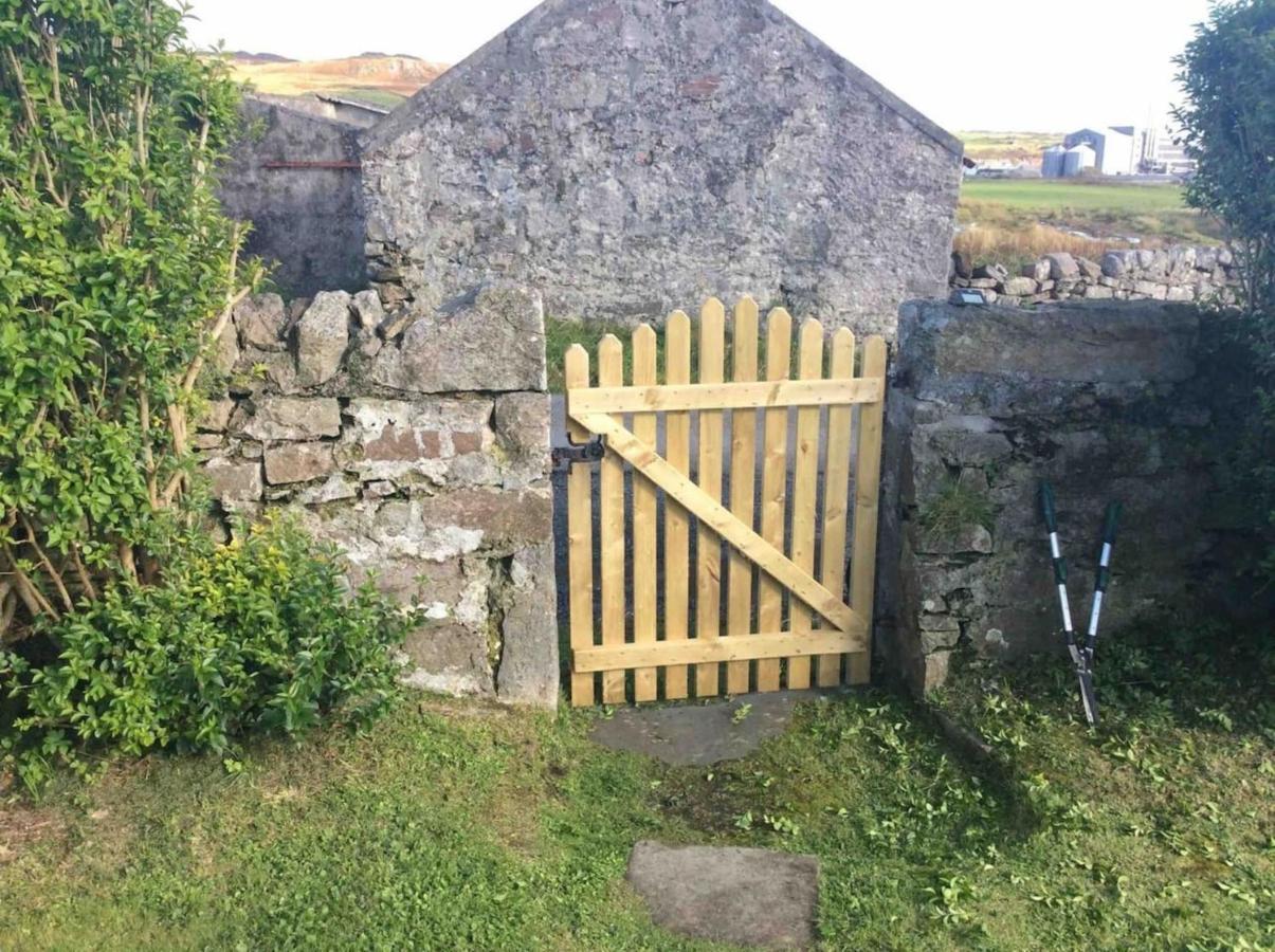 Quaint And Quirky Cottage In Port Ellen Exteriör bild